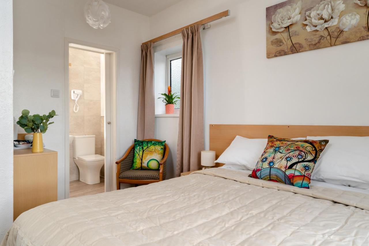 The Torland - Paignton Seafront - Free Parking, All Rooms En-Suite Экстерьер фото