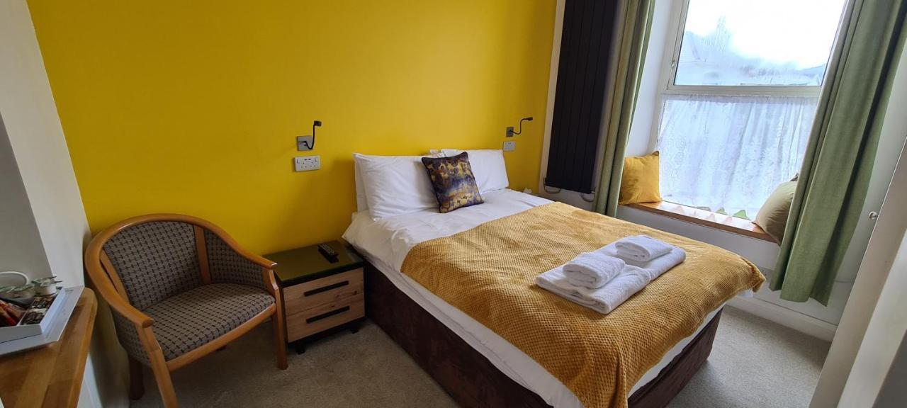 The Torland - Paignton Seafront - Free Parking, All Rooms En-Suite Экстерьер фото