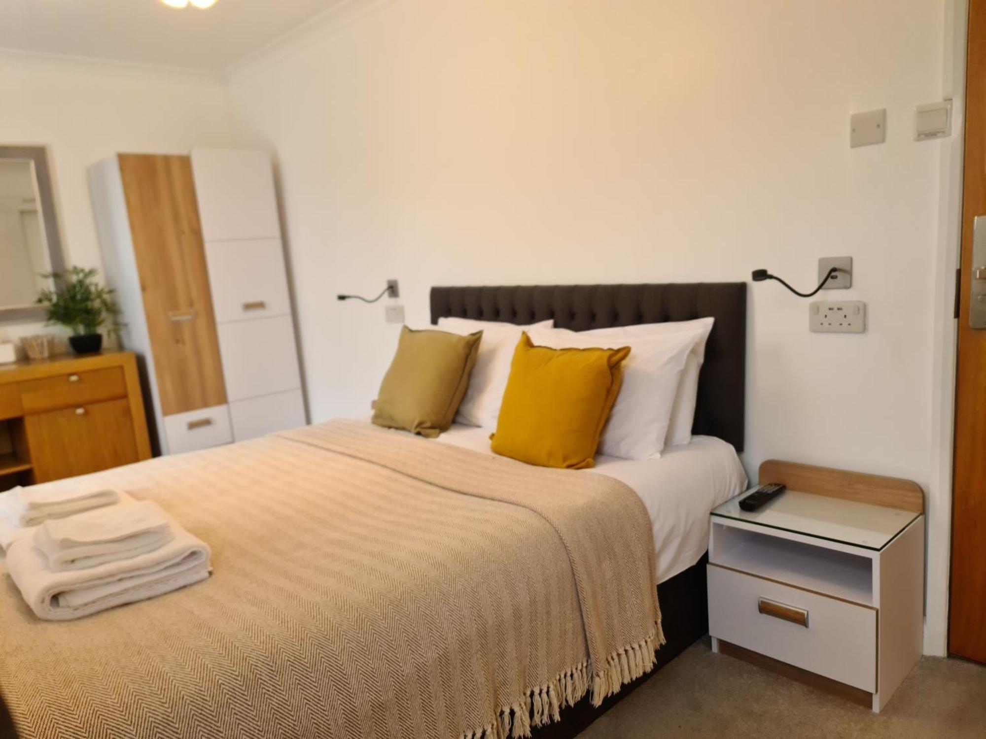 The Torland - Paignton Seafront - Free Parking, All Rooms En-Suite Экстерьер фото