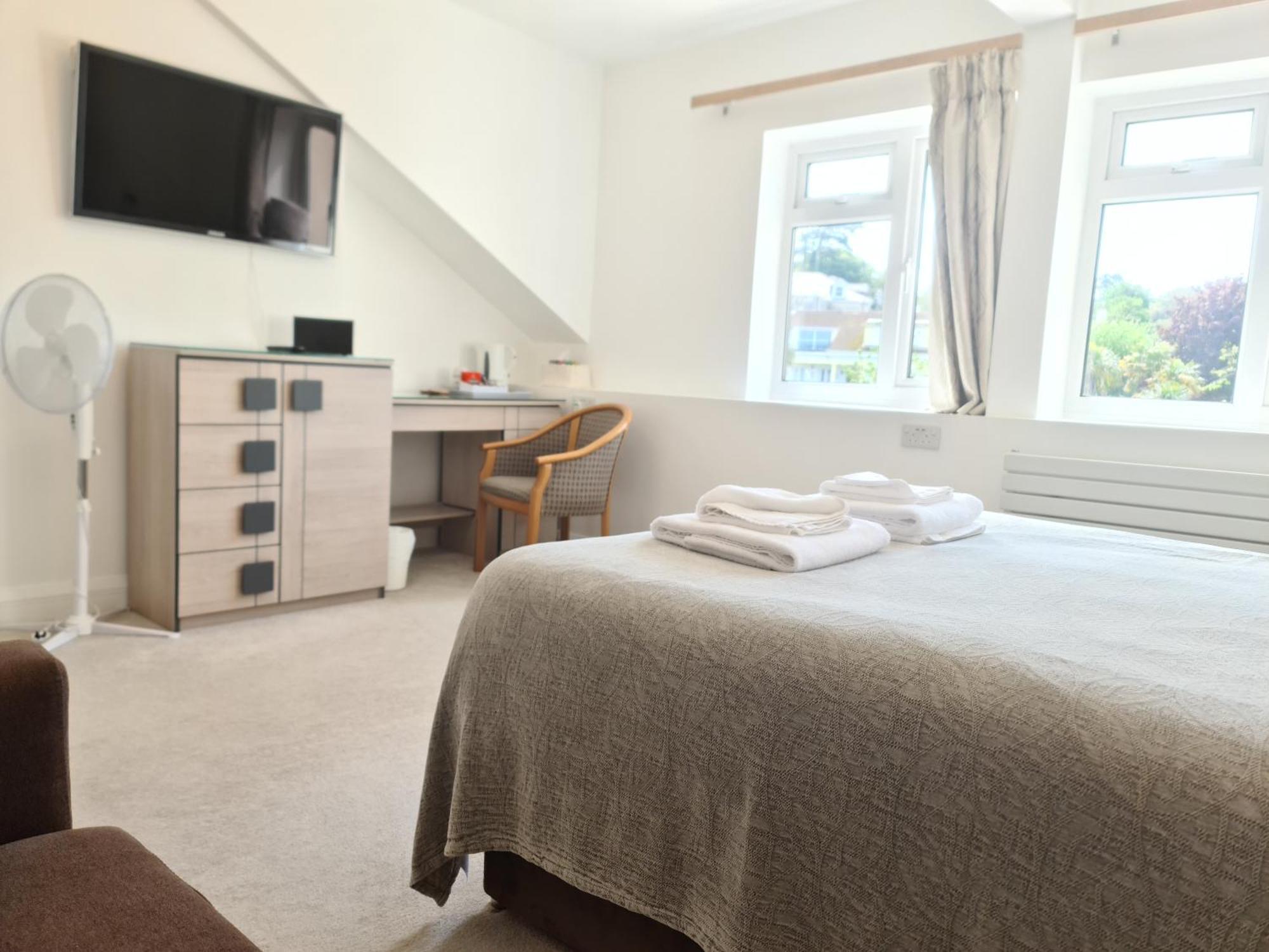 The Torland - Paignton Seafront - Free Parking, All Rooms En-Suite Экстерьер фото
