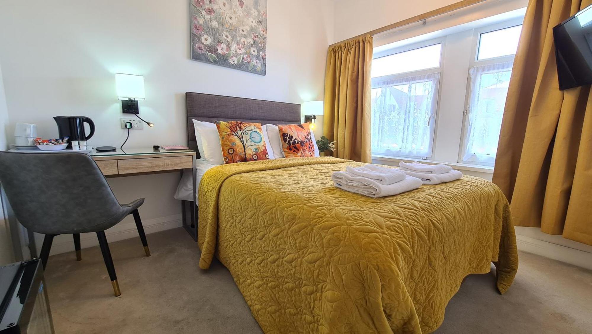 The Torland - Paignton Seafront - Free Parking, All Rooms En-Suite Экстерьер фото